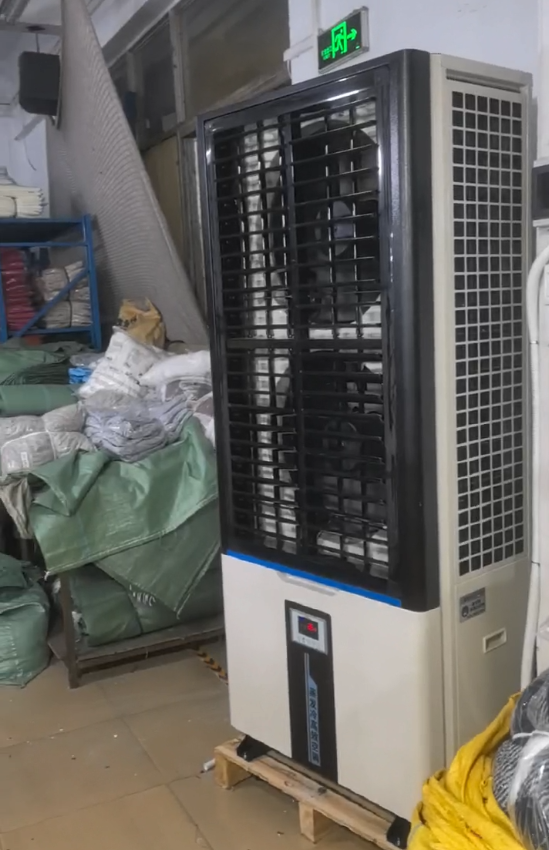 制衣廠整體降溫，安裝工業(yè)省電空調(diào)-立式軸流雙風(fēng)口機組