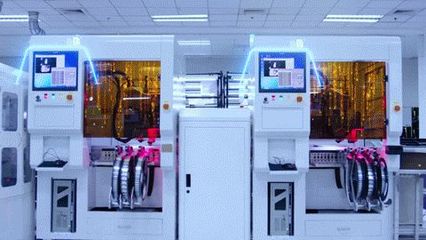 一臺手機(jī)怎樣“智能”制造?——聯(lián)想武漢工廠探訪記